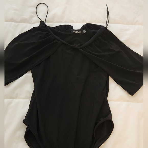 Boohoo off the shoulder bodysuit size US 6 - Picture 2 of 10